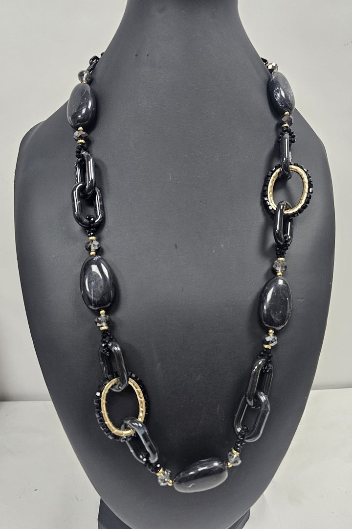 chain link beaded oval stone necklace