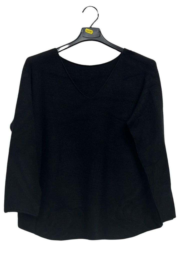 round hemline knitwear wholesale