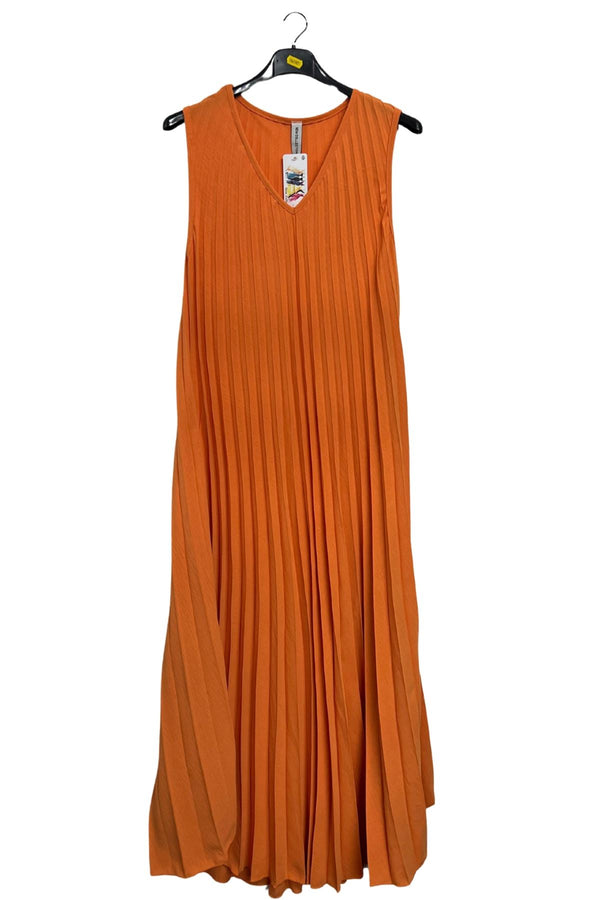 Plain Vertical Pleated Dress